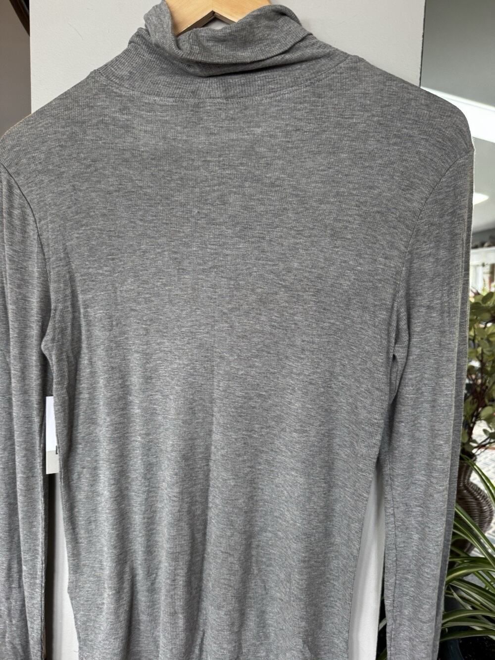 NWT BP. Womens grey Ribbed Turtleneck L Old Money Classic Preppy